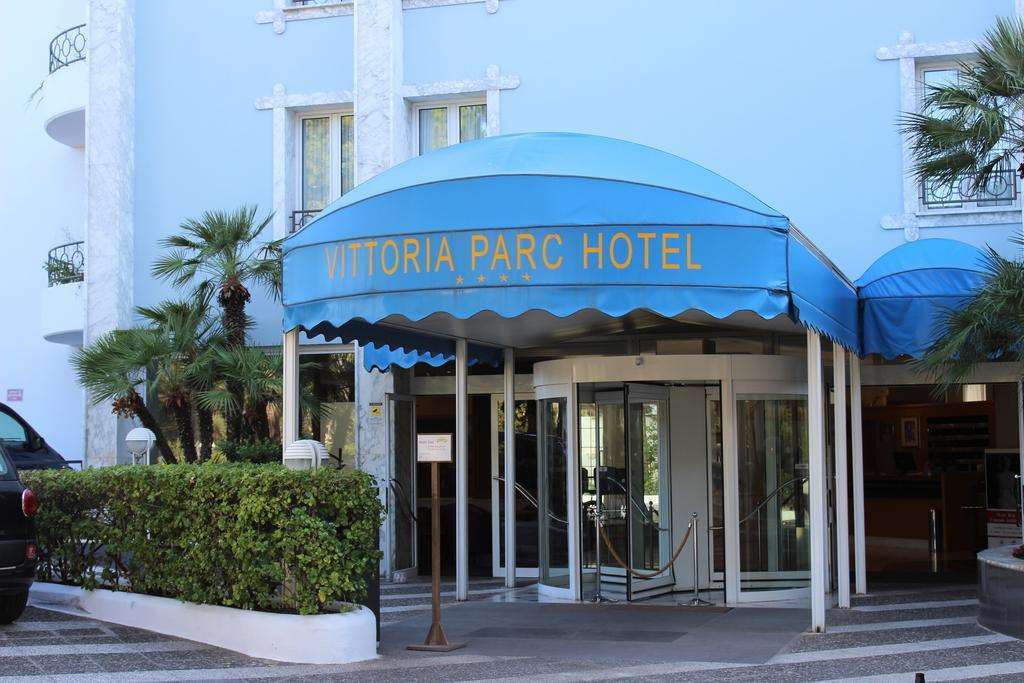Vittoria Parc Hotel Бари Экстерьер фото